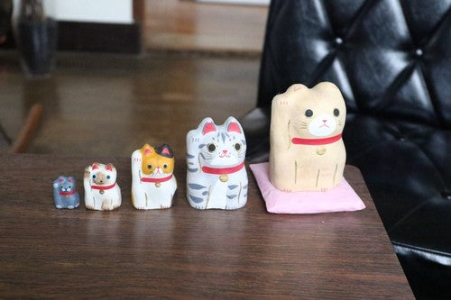 Matryoshka Style Washi Paper Maneki Neko - Set of 5 Sizes (4 Colors)