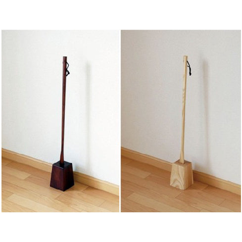 WOODEN SHOEHORN WITH STAND