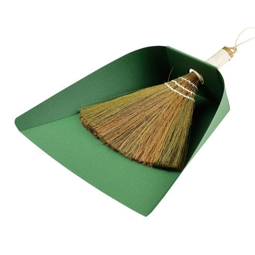 NATURALIST TABLETOP GRASS BROOM